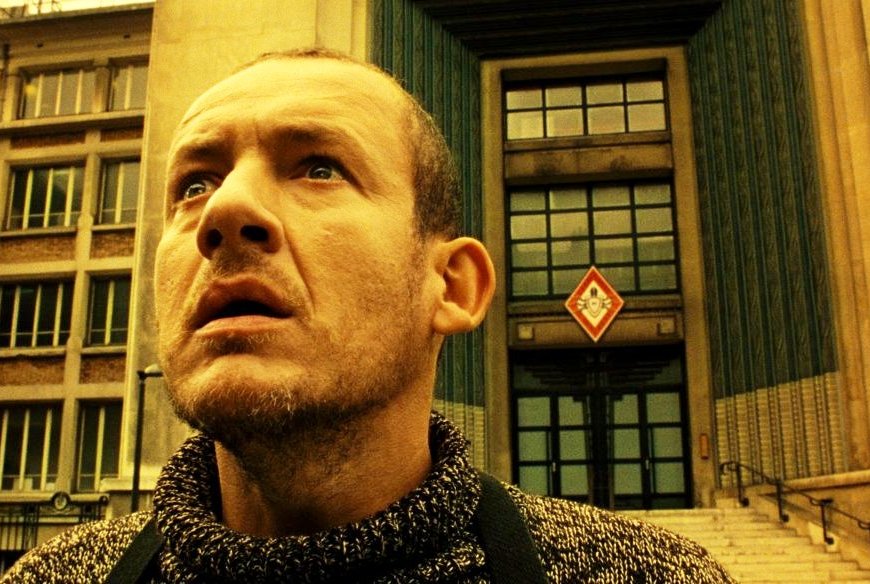 L'esplosivo piano di Bazil